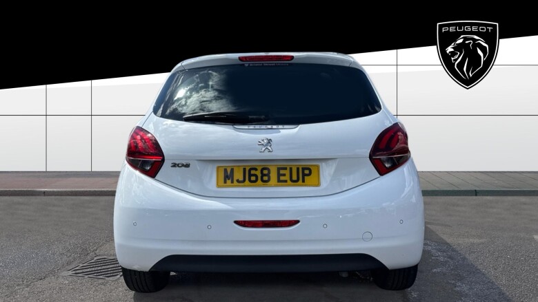 Peugeot 208 1.2 PureTech 82 Signature 5dr [Start Stop] Petrol Hatchback